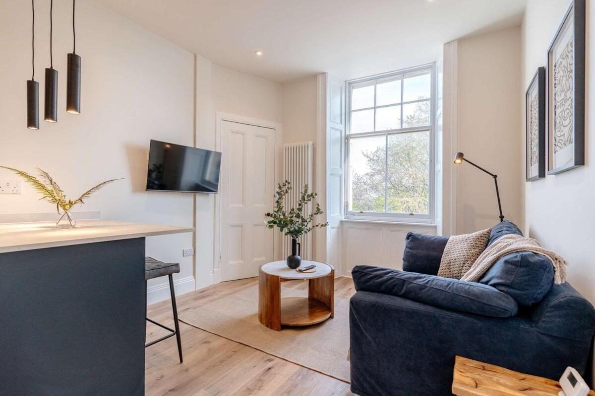 Bright & Elegant Portobello