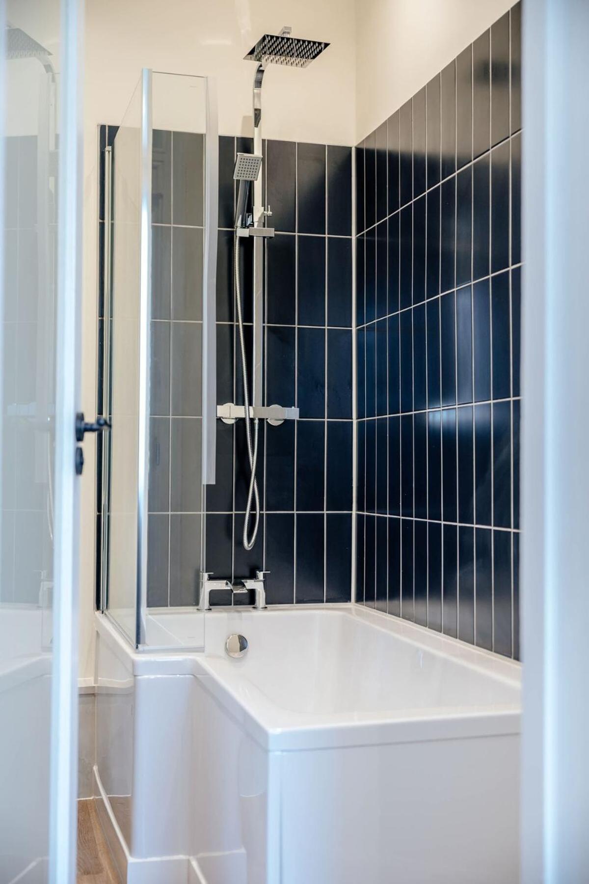Bright & Elegant Portobello Apartment Edinburgh